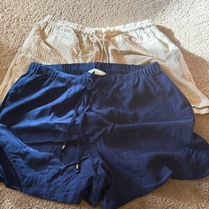 H&M Women's Shorts in Navy and Cream